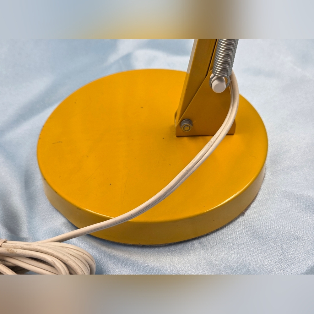 💡Vintage Lyskaer (Canada) Ltd. Mid-Century Modern Desk Lamp - Picture 9 of 15